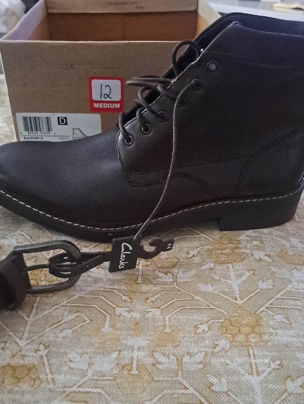Clarks Men’s Brown Leather Chukka Lace-Up Boots/with Belt. - Picture 2 of 8
